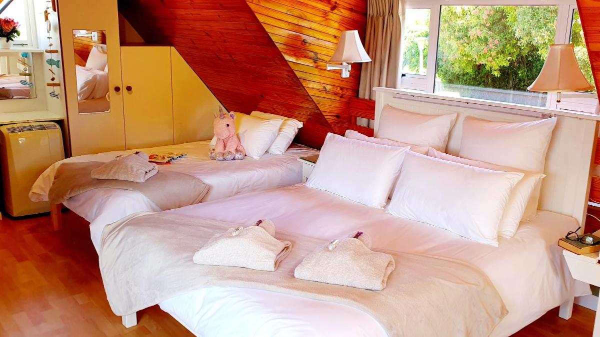 Cozy Island Living at The Grove cottage - Hizvo