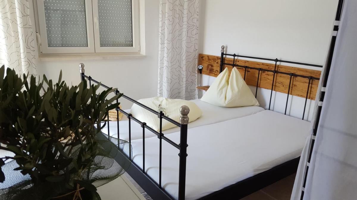 Bed & Breakfast Ružica - Housity