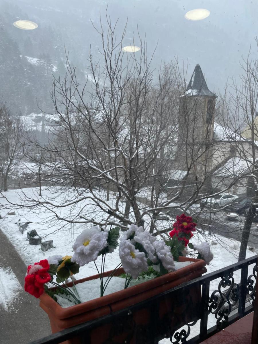 APARTAHOTEL CANFRANC - Housity