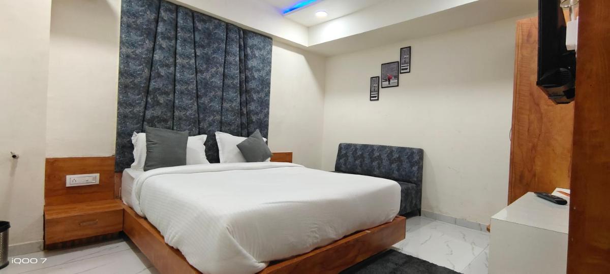 Hotel New Kunj Villa - Housity