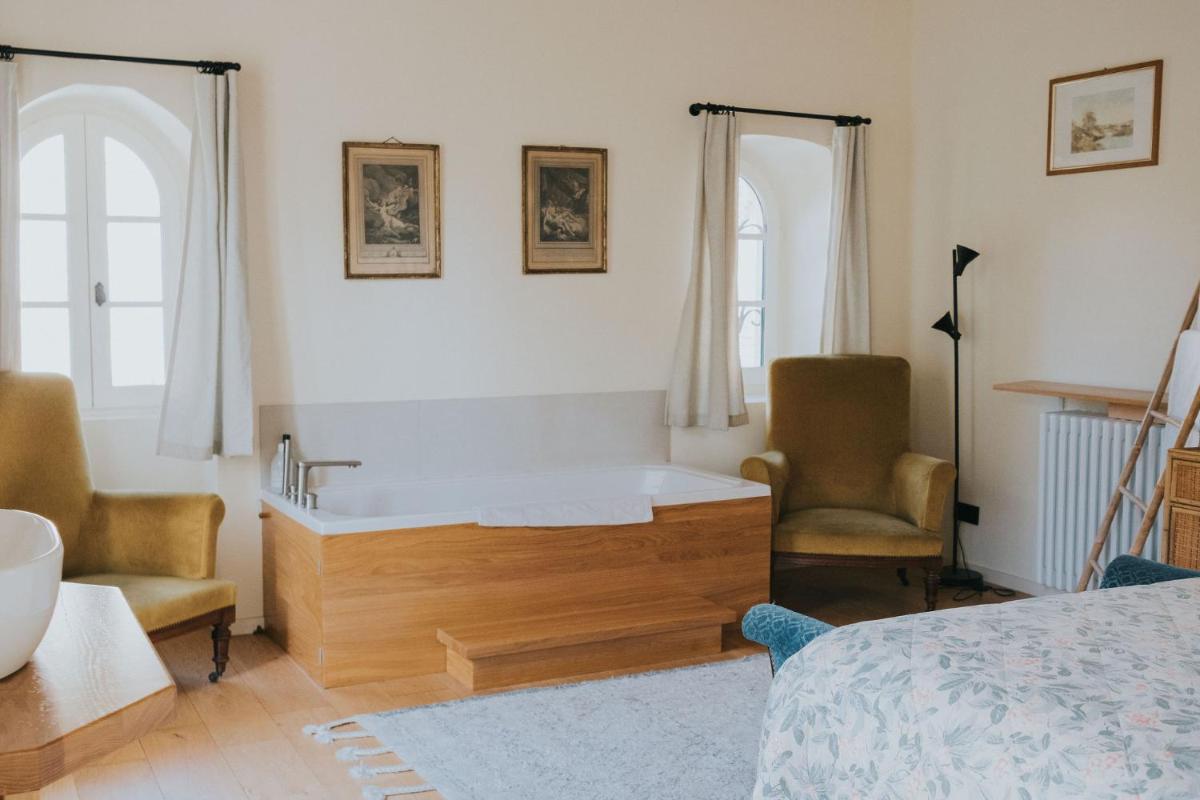 Lyon Country House - Tour de Garde - Housity