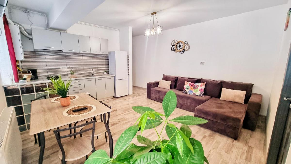 SevenEleven Apartments - Housity