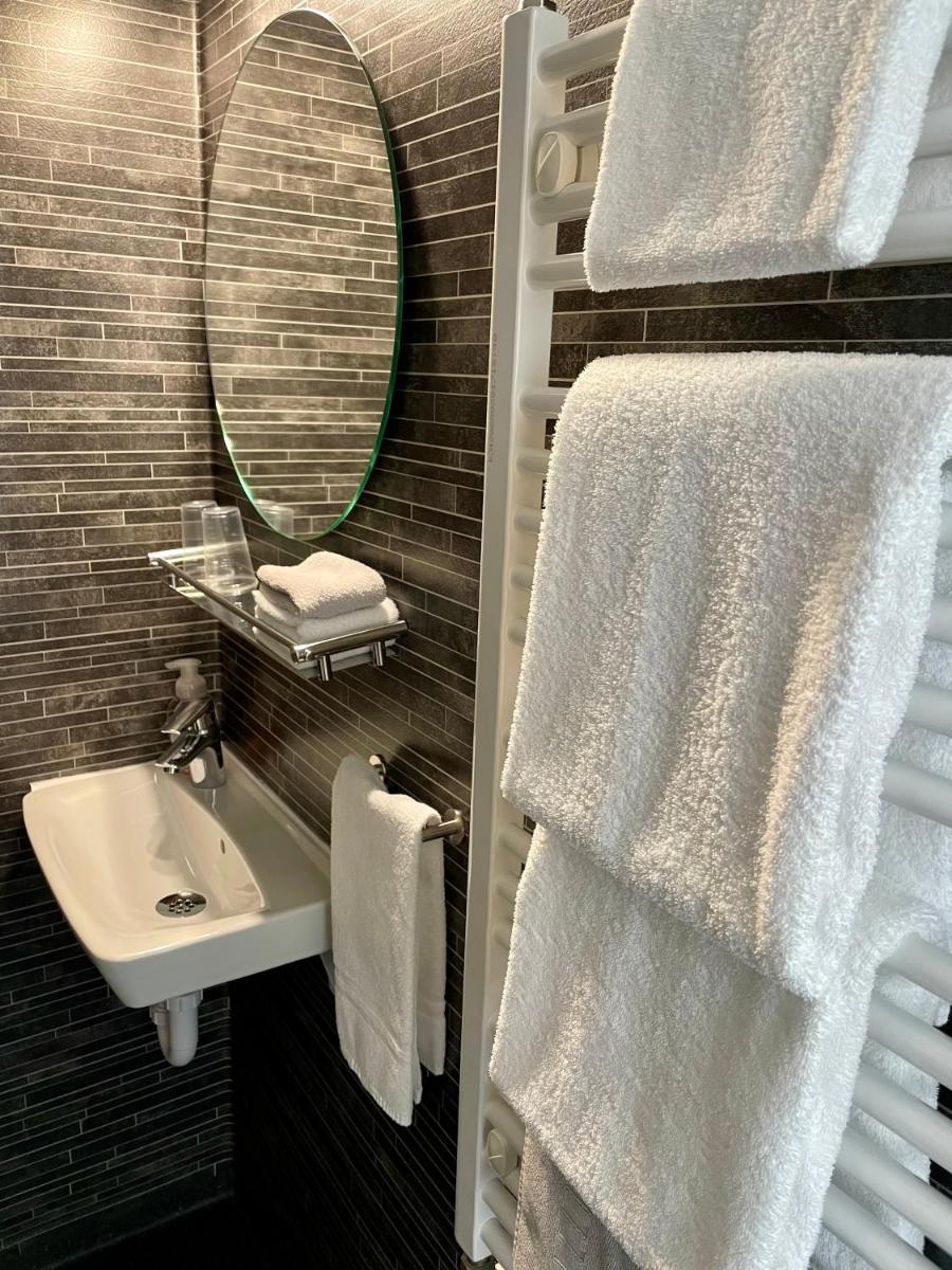 Akkeri Guesthouse - Housity