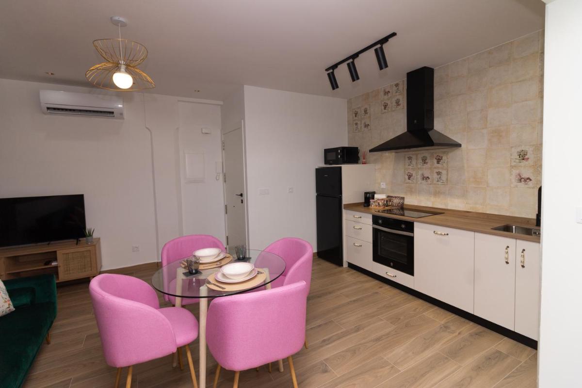 Apartamentos La Escapada - Housity