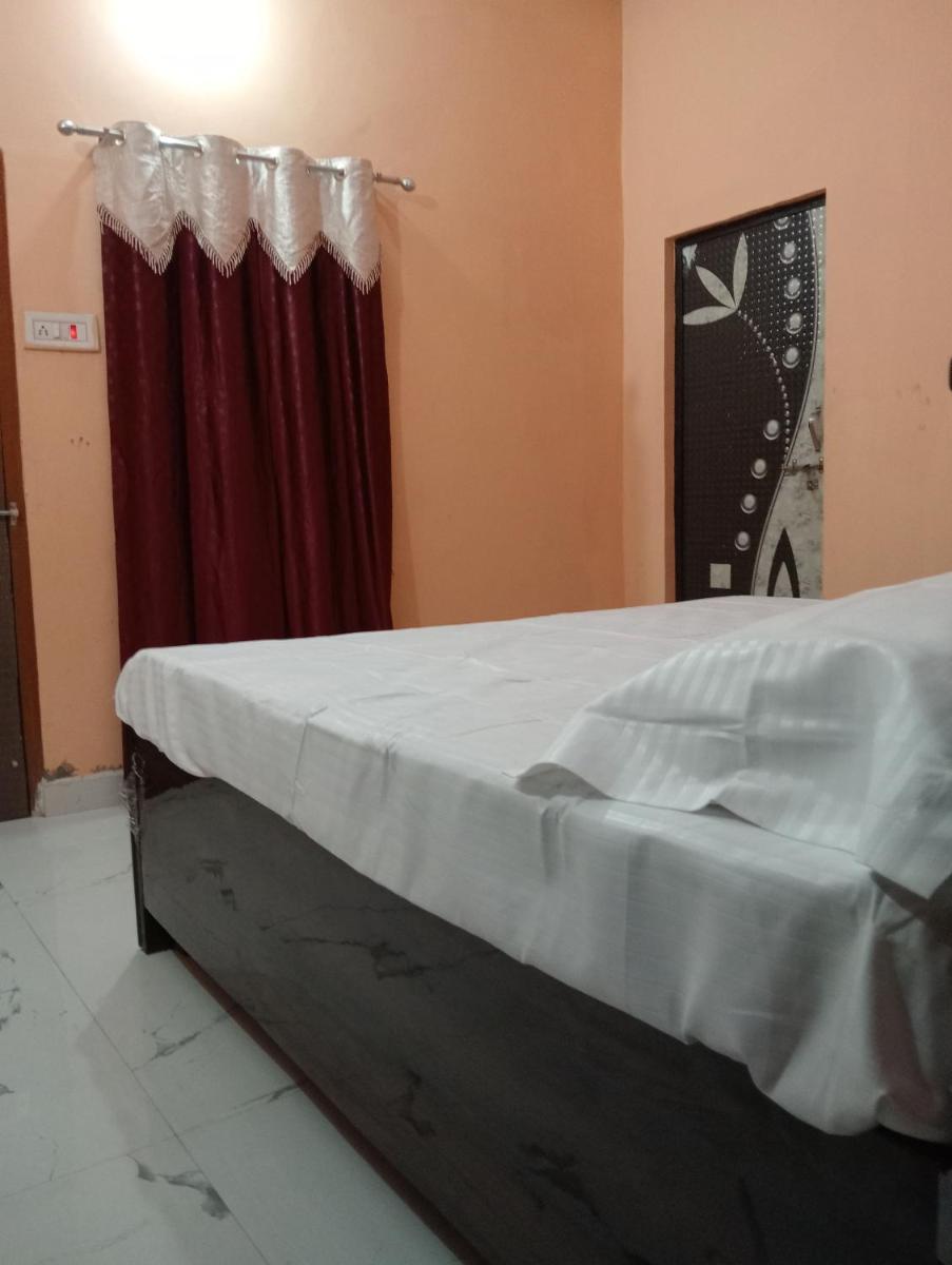 Hotel Usha Nand Palace - Booth No 4 Parikrama Marg Ayodhya - Housity