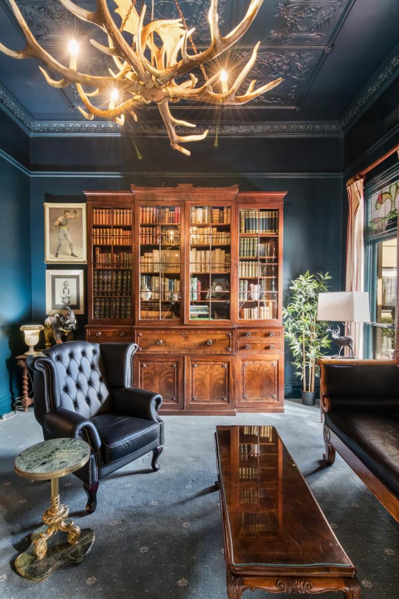 Suitetrails - Victoria and Albert Guesthouse