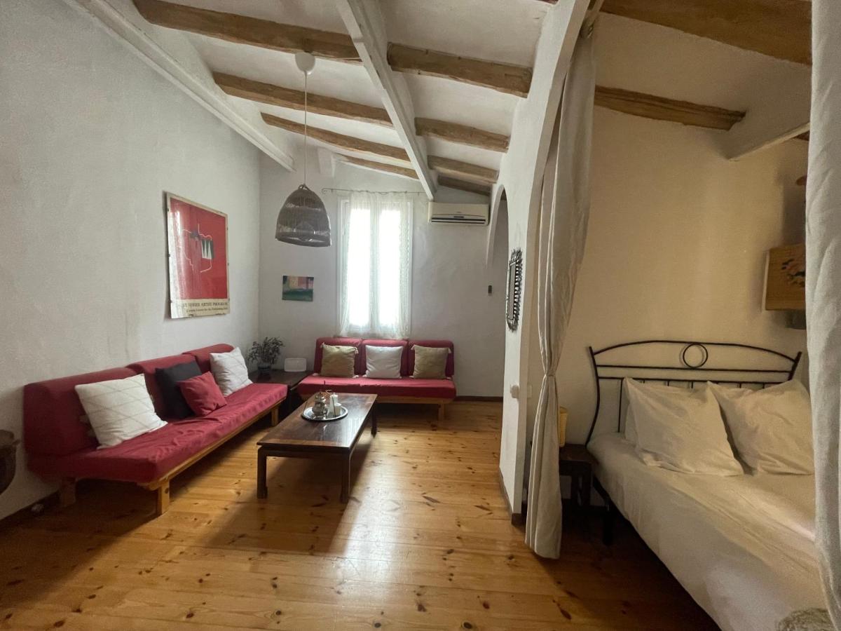 Original duplex in the center of Barcelona - Housity