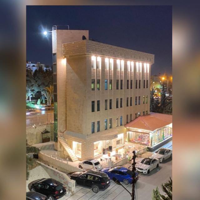 Rozana Hotel - Housity