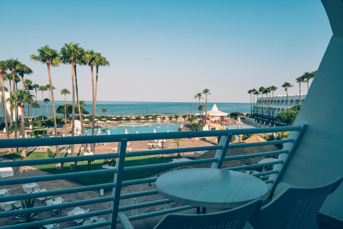 Un balcón o terraza de Iberostar Waves Royal Andalus