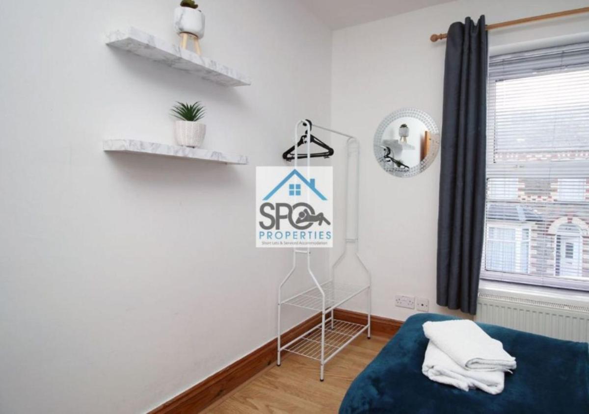 Spacious 3BR Home-6 Guests-Business-Families-Netflix-Free Parking & WiFi - Housity