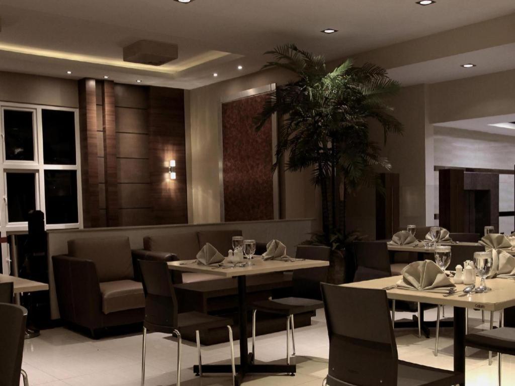 Suitetrails - Mega Permata Hotel