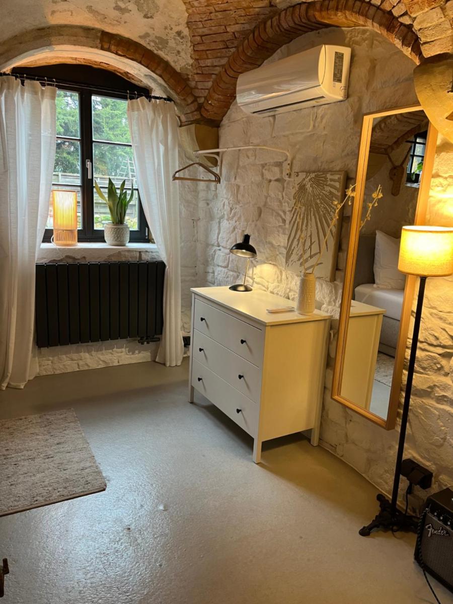 Q Cottage 1825 - Housity