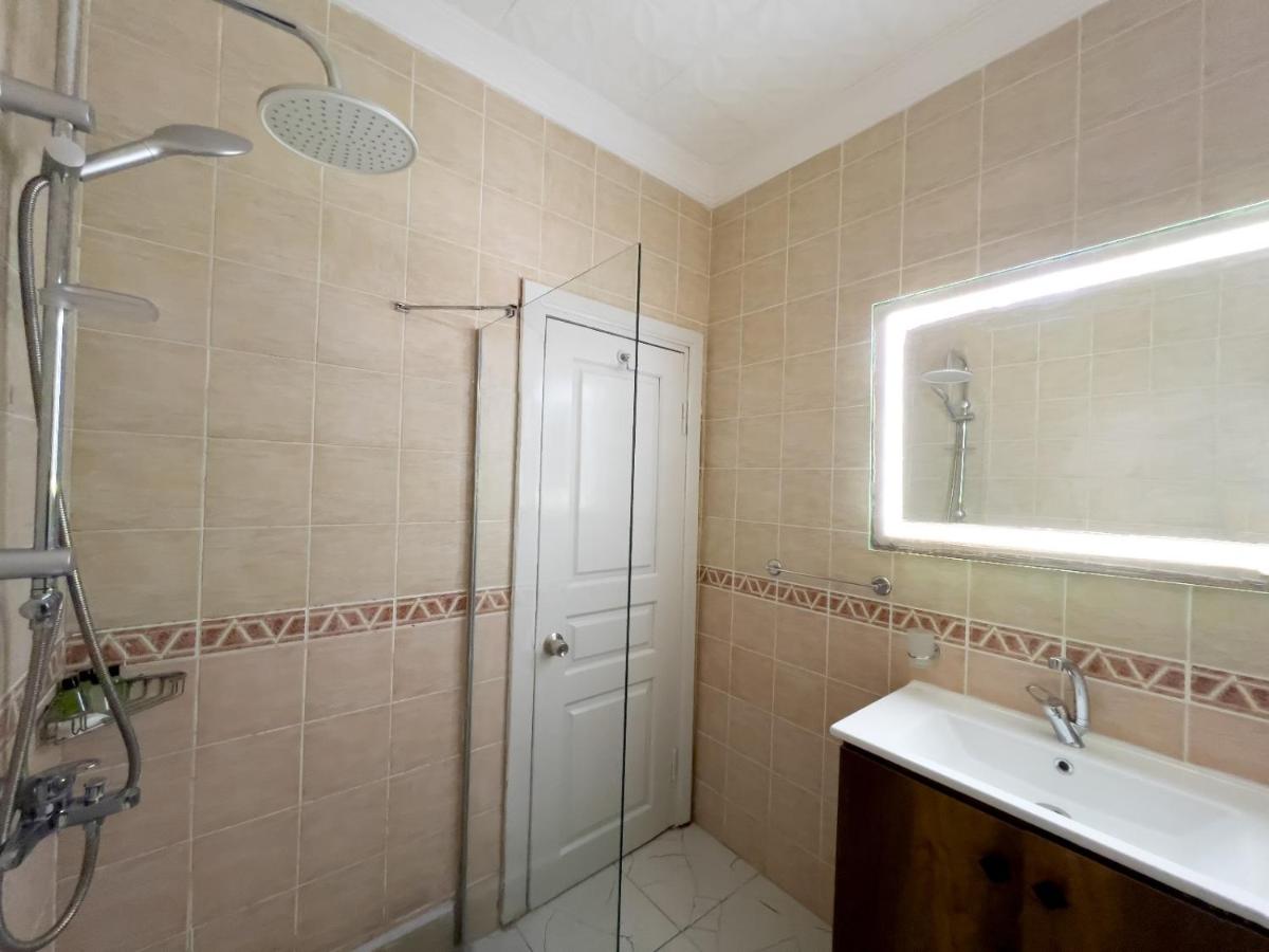 Suitetrails - Mese Suites