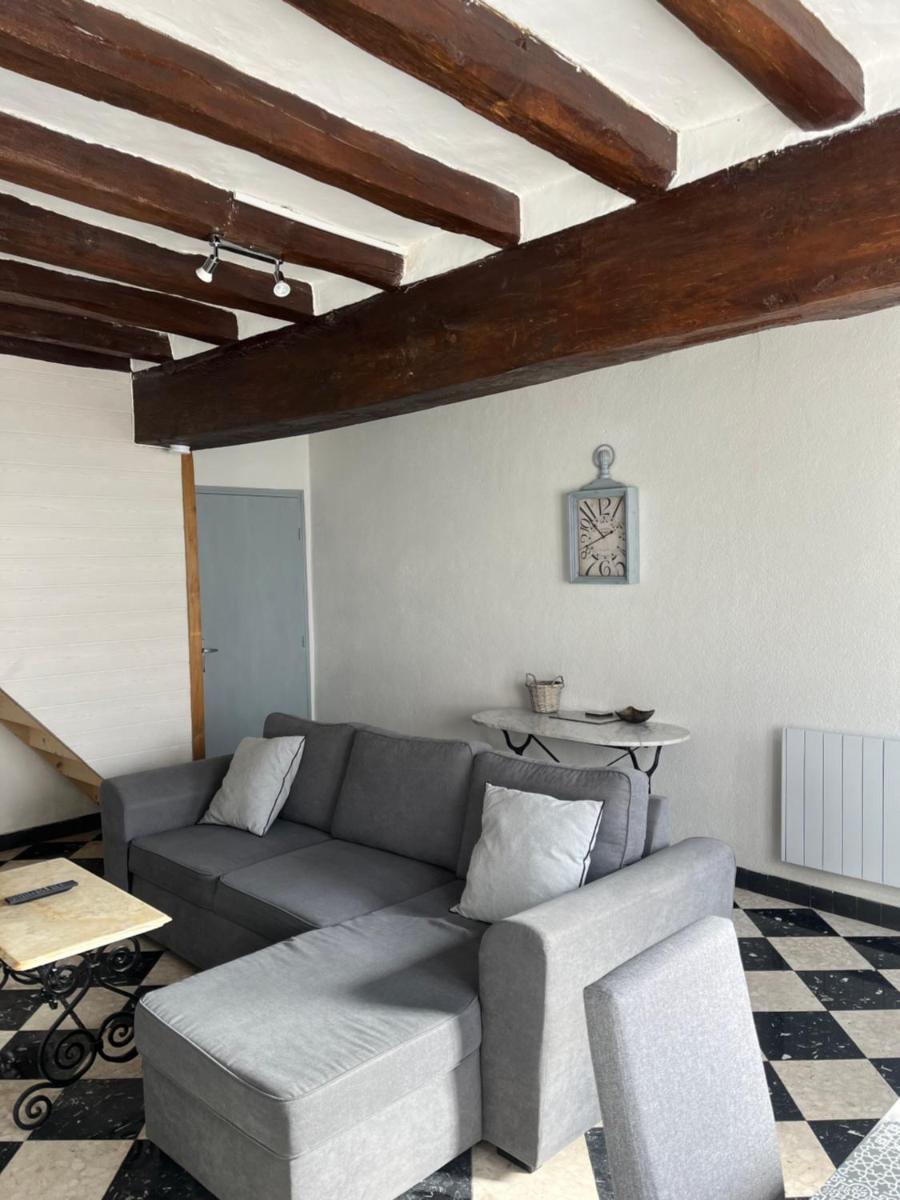 Stunning 2 bedroom townhouse in pretty village - Housity