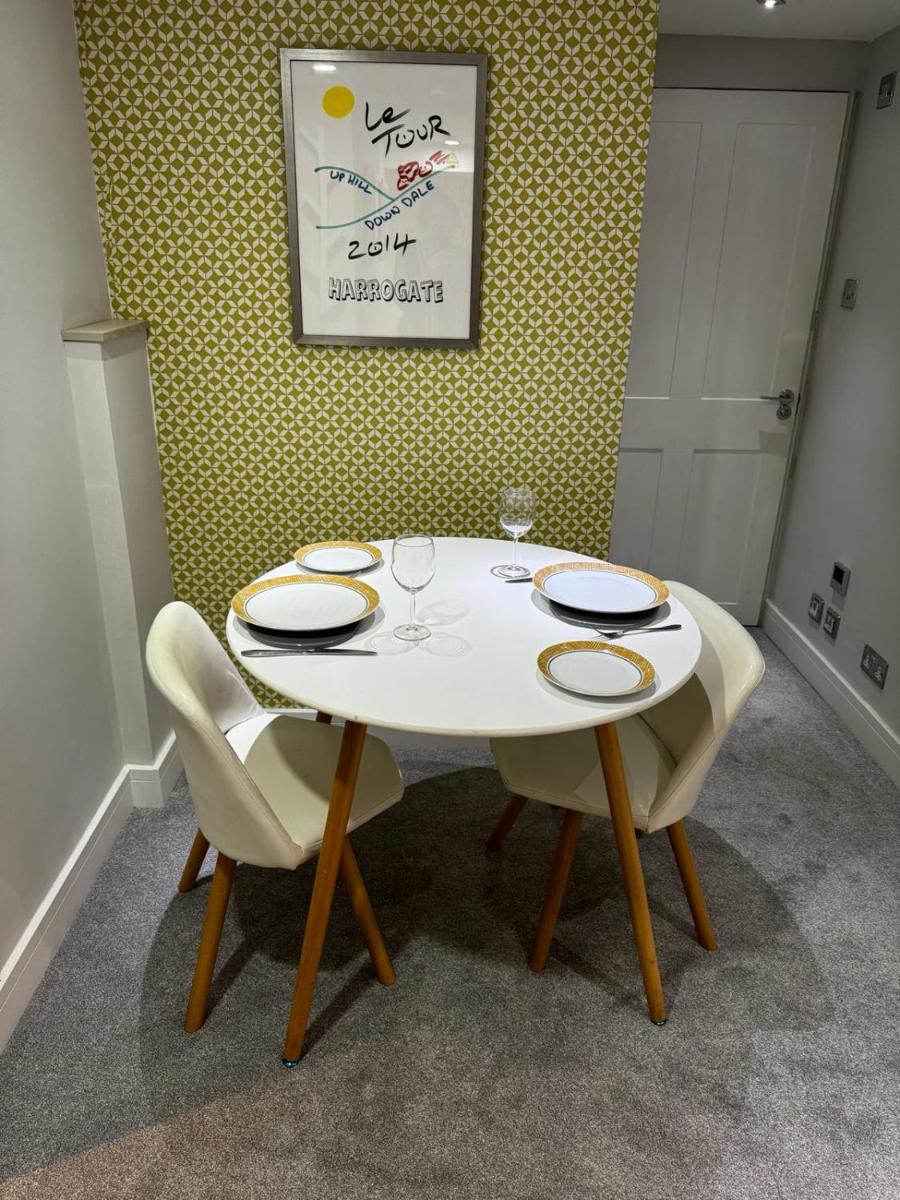 Harrogate Holiday Apartments - Garden Mews - Housity