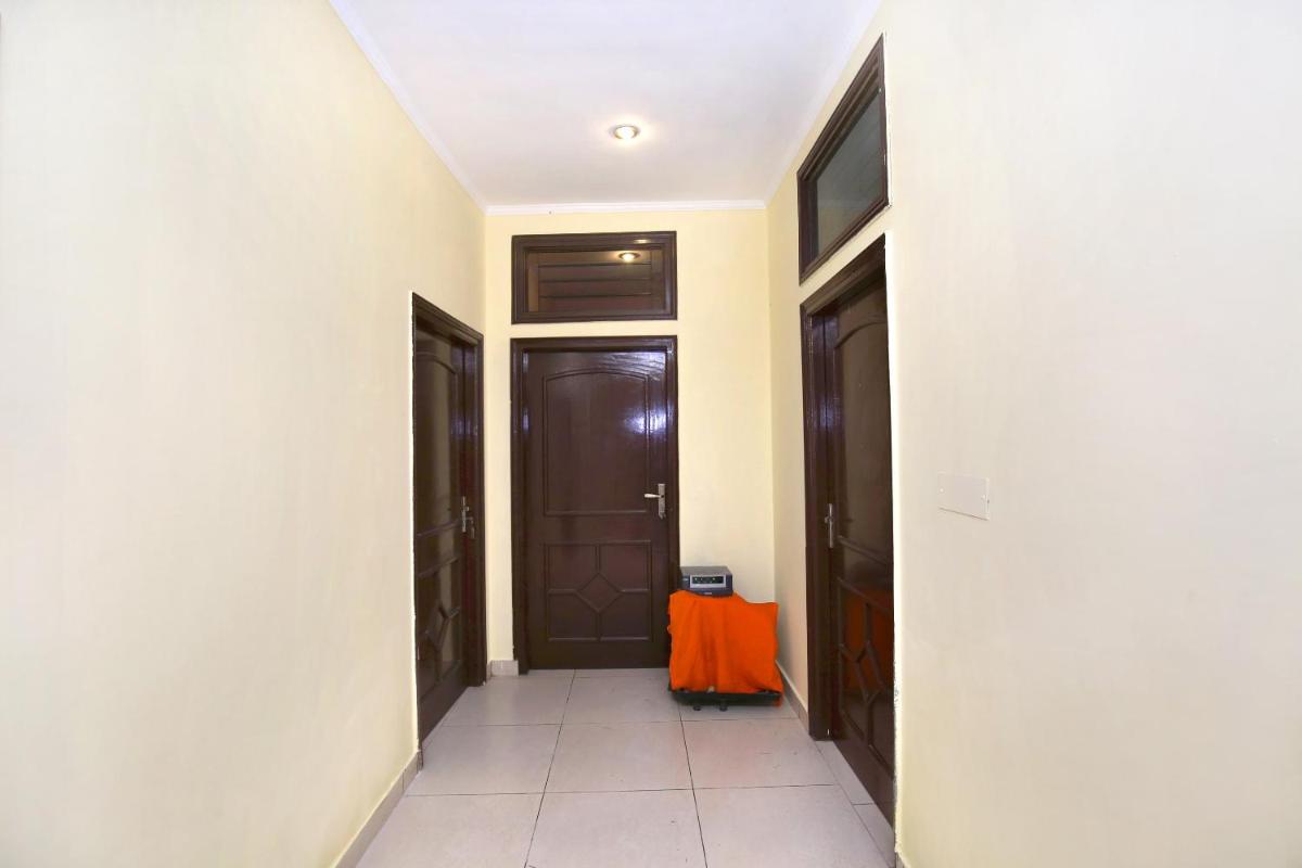 OYO Royal Guest House - Housity