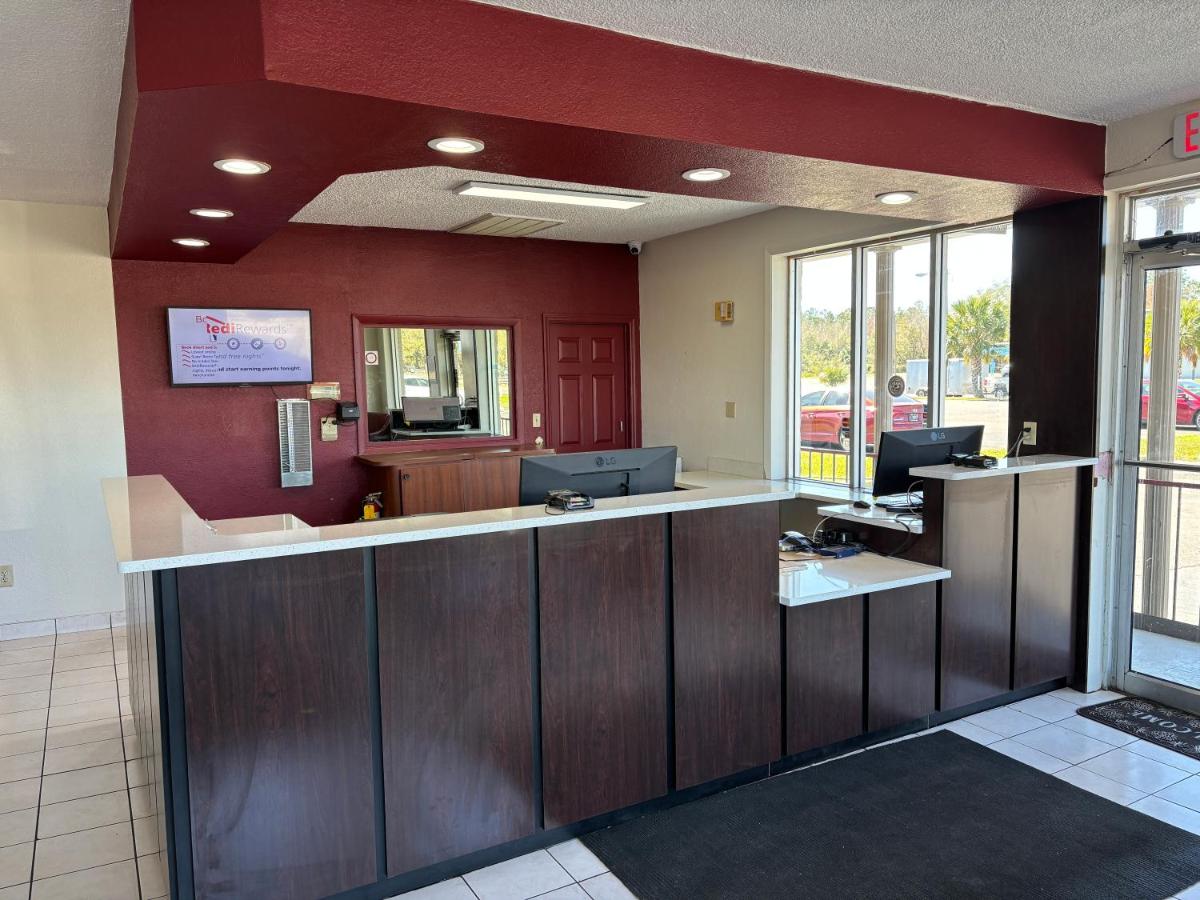 Red Roof Inn Wildwood, FL - The Villages - Housity