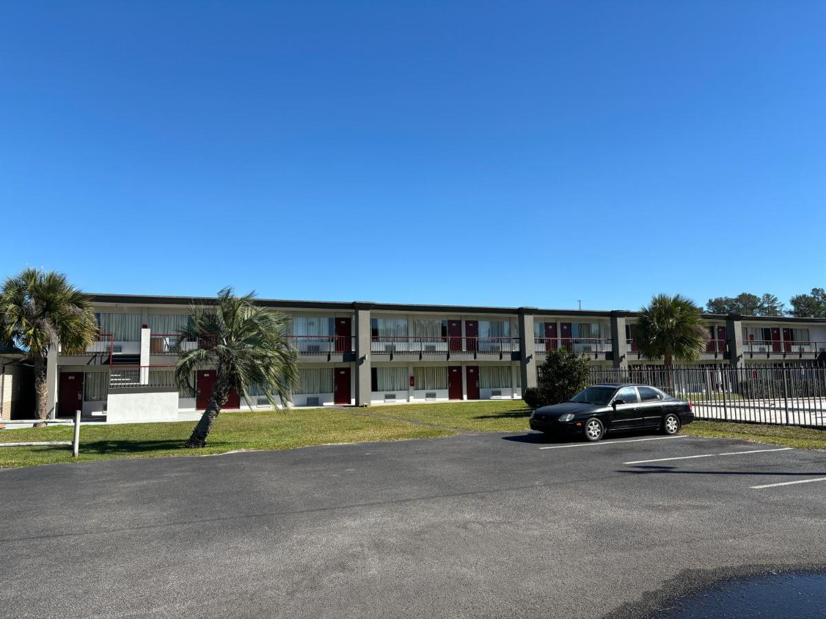 Red Roof Inn Wildwood, FL - The Villages - Housity