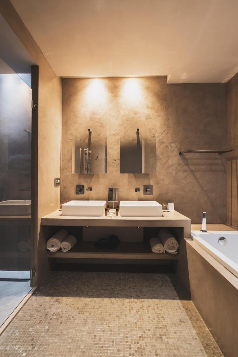 Salle de bains dans l'établissement Les Lodges Sainte-Victoire Hotel & Spa