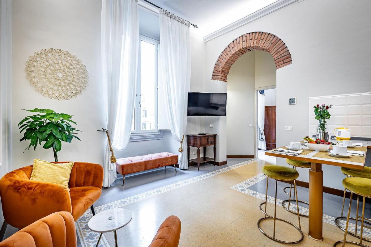 THREE APARTMENTS Via Roma - Housity