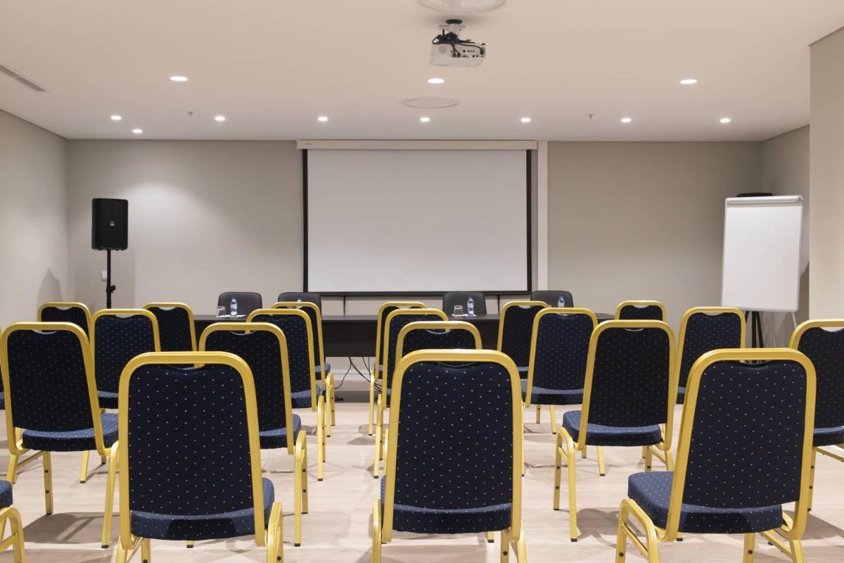 A área empresarial e/ ou a sala de conferências de MASA Hotel & Spa Campo Grande Collection