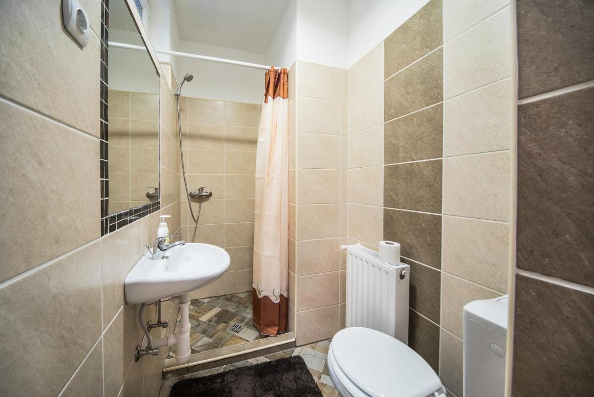 Mandy Apartments - Housity