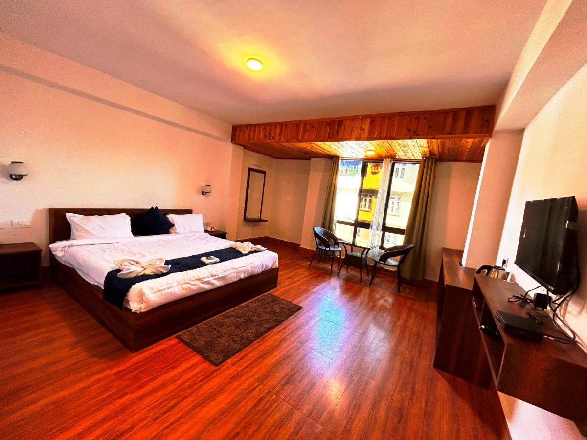 DISHA SILVER PEAK Hotel - Housity