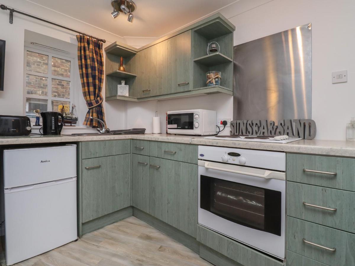 The Little Boathouse - Housity