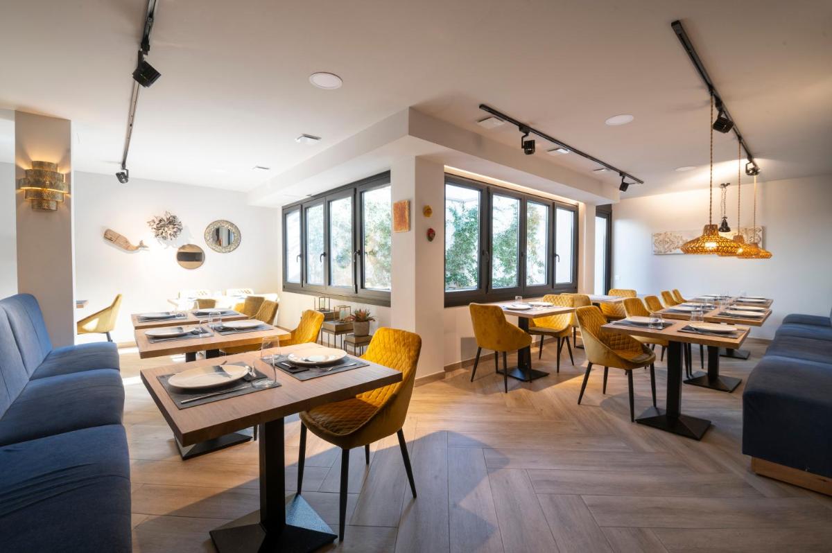 Hotel A Mares - Housity
