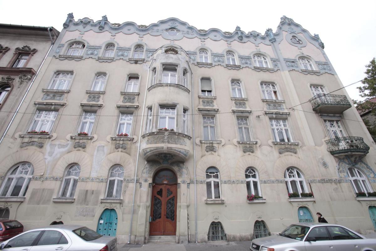 Szenes-House Apartman - Housity