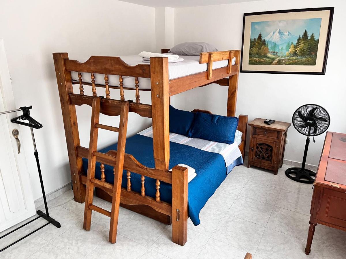 Apartaestudio Cerca al Parque Lago - Housity