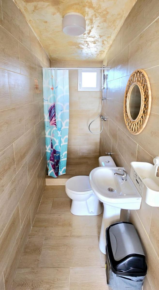 Lazy Lounge Apartments - Housity
