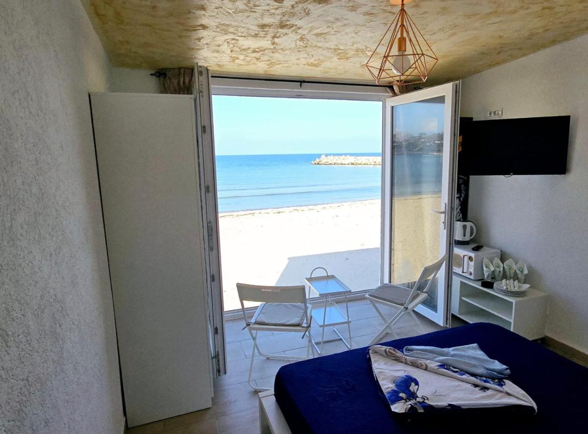 Lazy Lounge Apartments - Housity