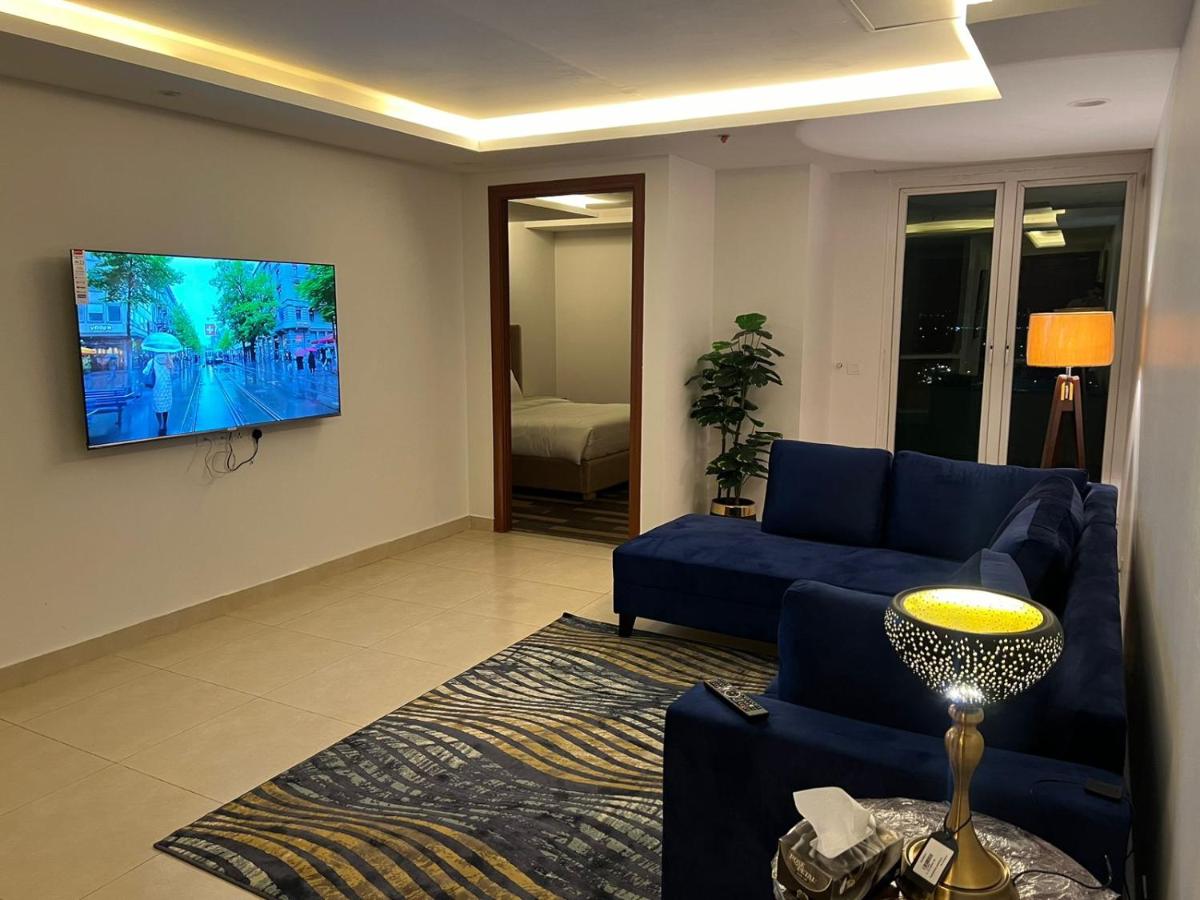Two Bed Luxury Apartment Lahore12 - Housity