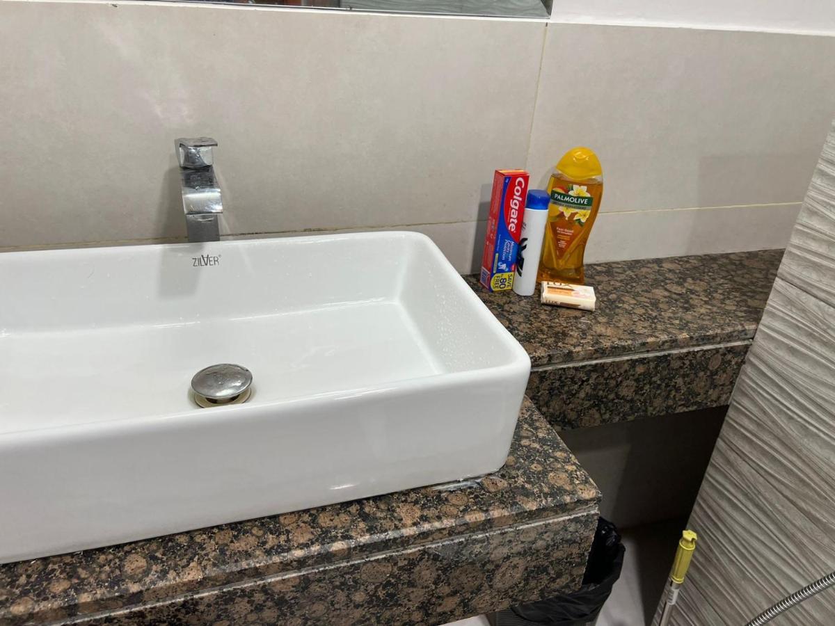 Two Bed Luxury Apartment Lahore12 - Housity