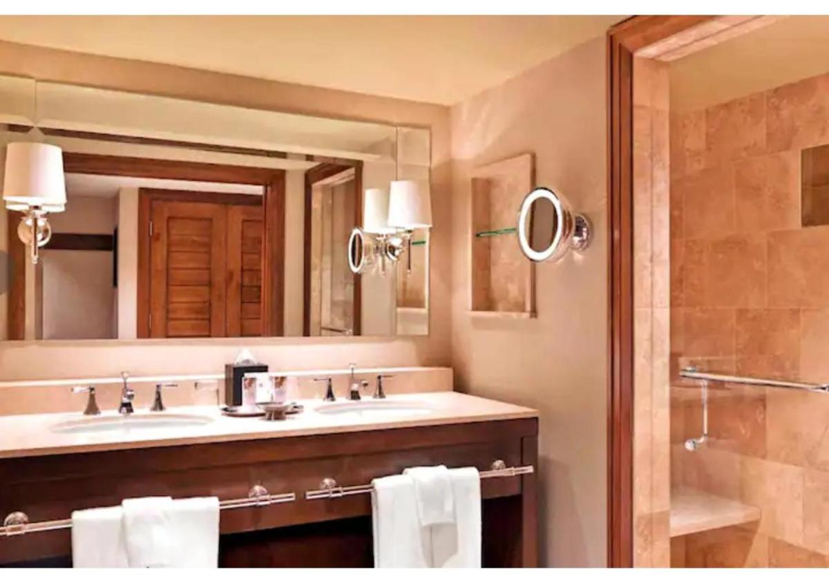 St. Regis - Housity