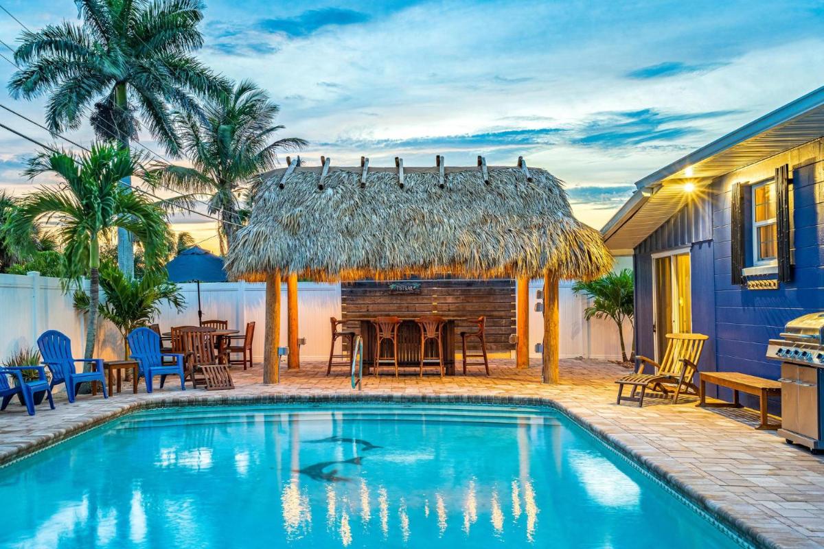 TIKI BLUE-Fun for Big Groups-Near Beach, Hot Tub, Heated Pool - Housity