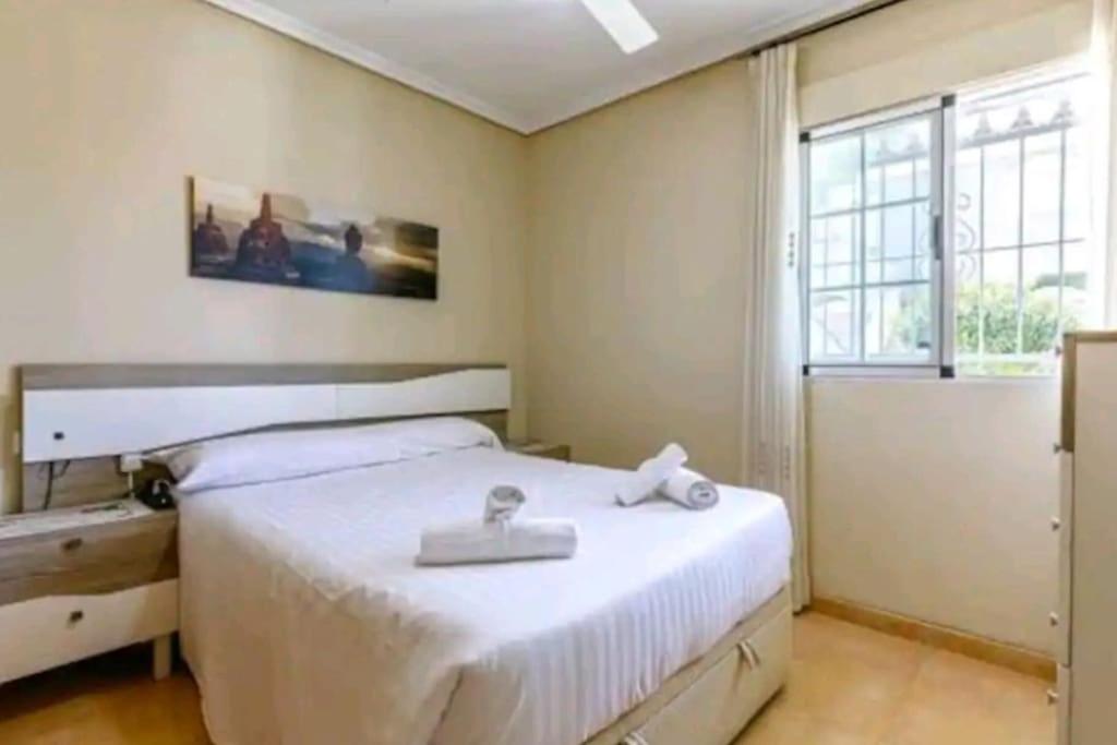 Bungalow adaptado, terraza muy grande y soleada. - Housity