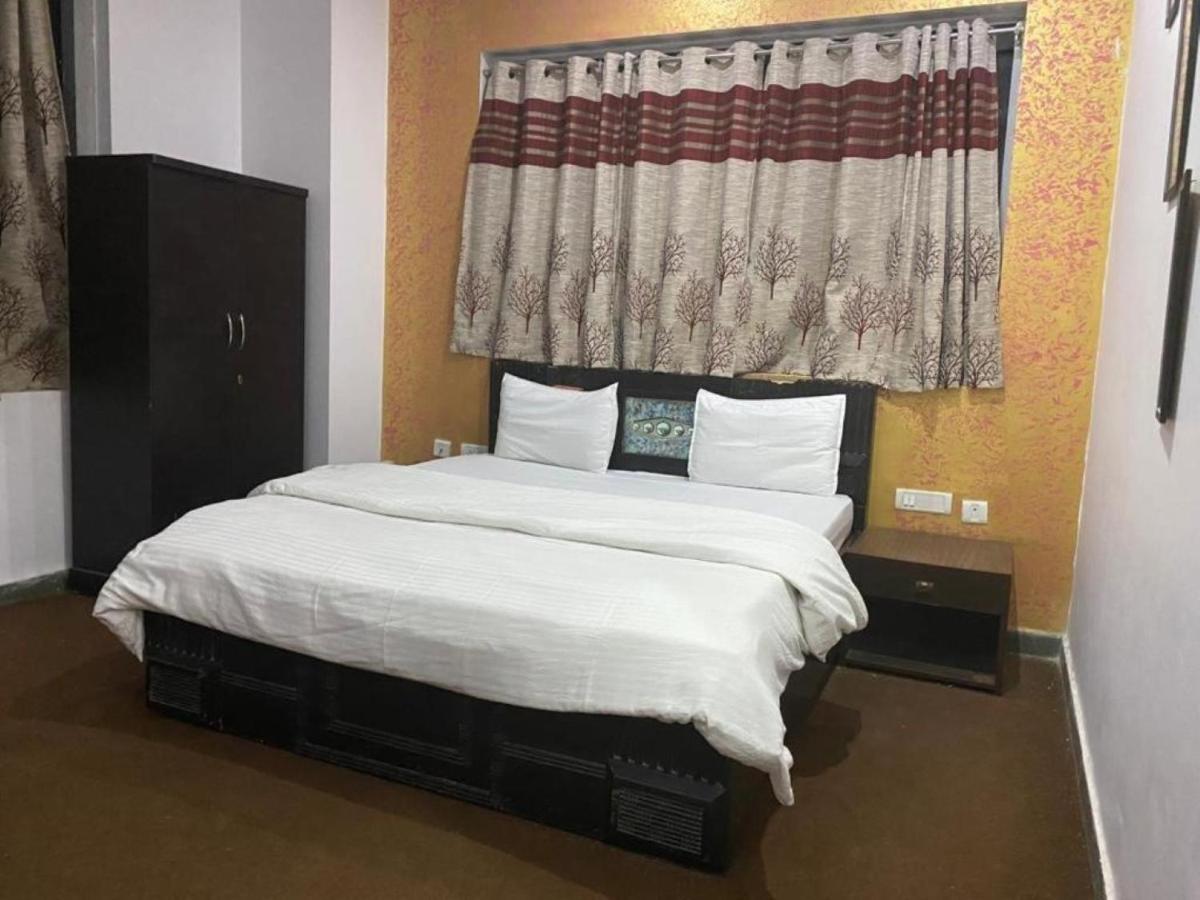 Hotel Park Bulandshahr - Housity