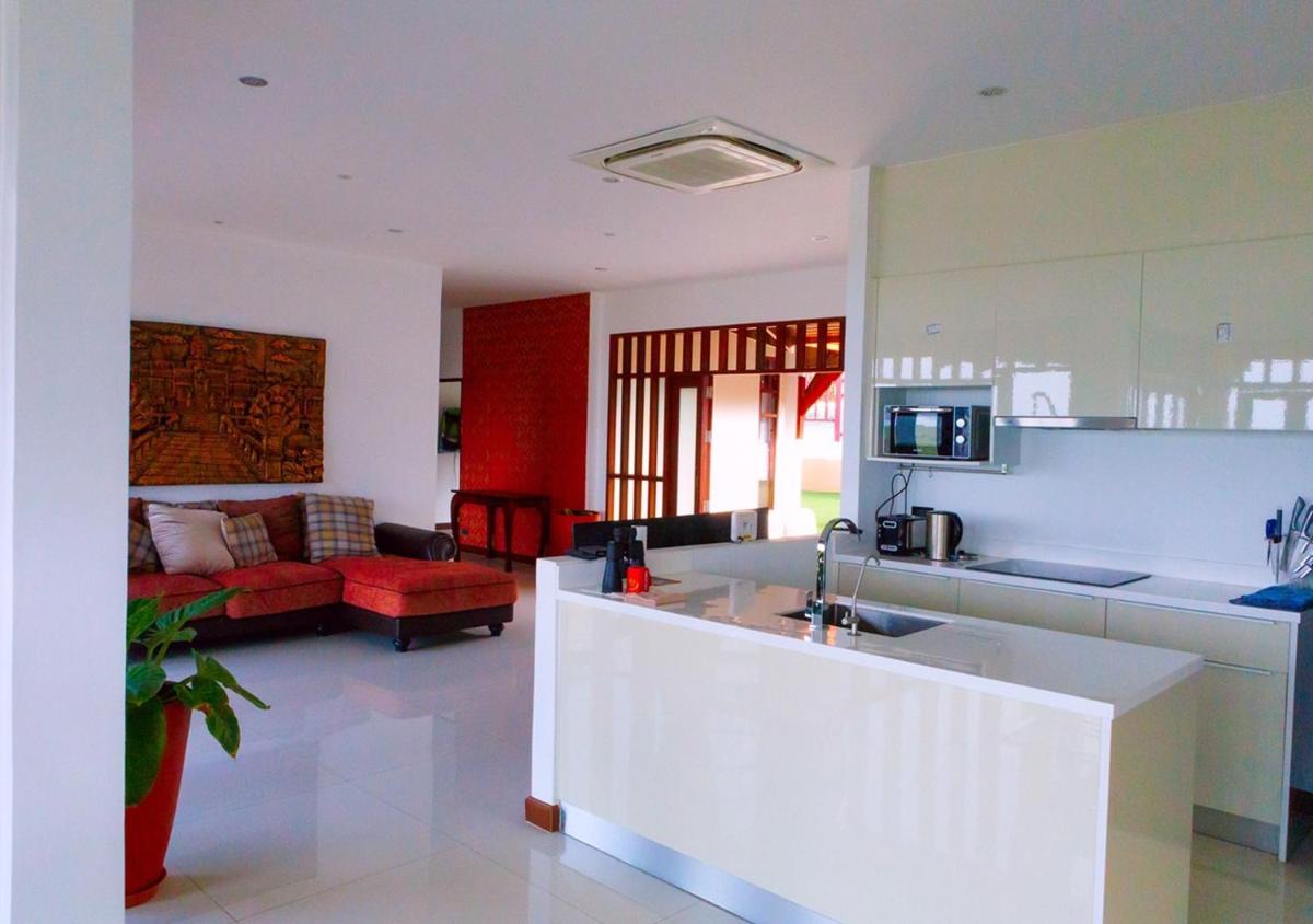 2 Bedrooms Sea view villa in Phuket town - Housity