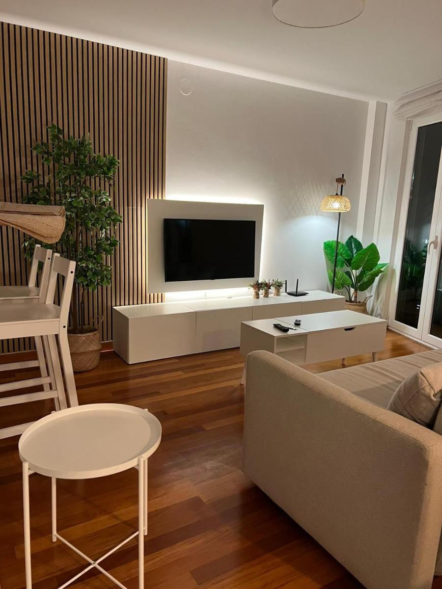 Apartamento av.Galicia playa - Housity