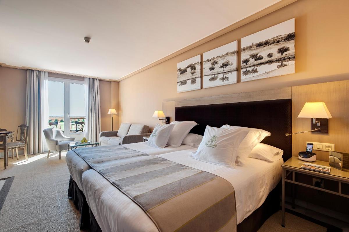 Cama o camas de una habitación en Barceló Montecastillo Golf