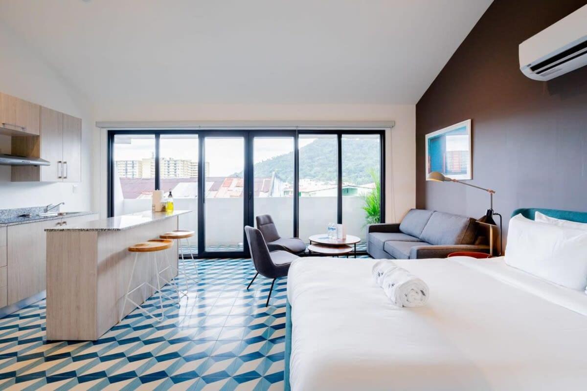 Artistic Loft in Santa Ana - Housity