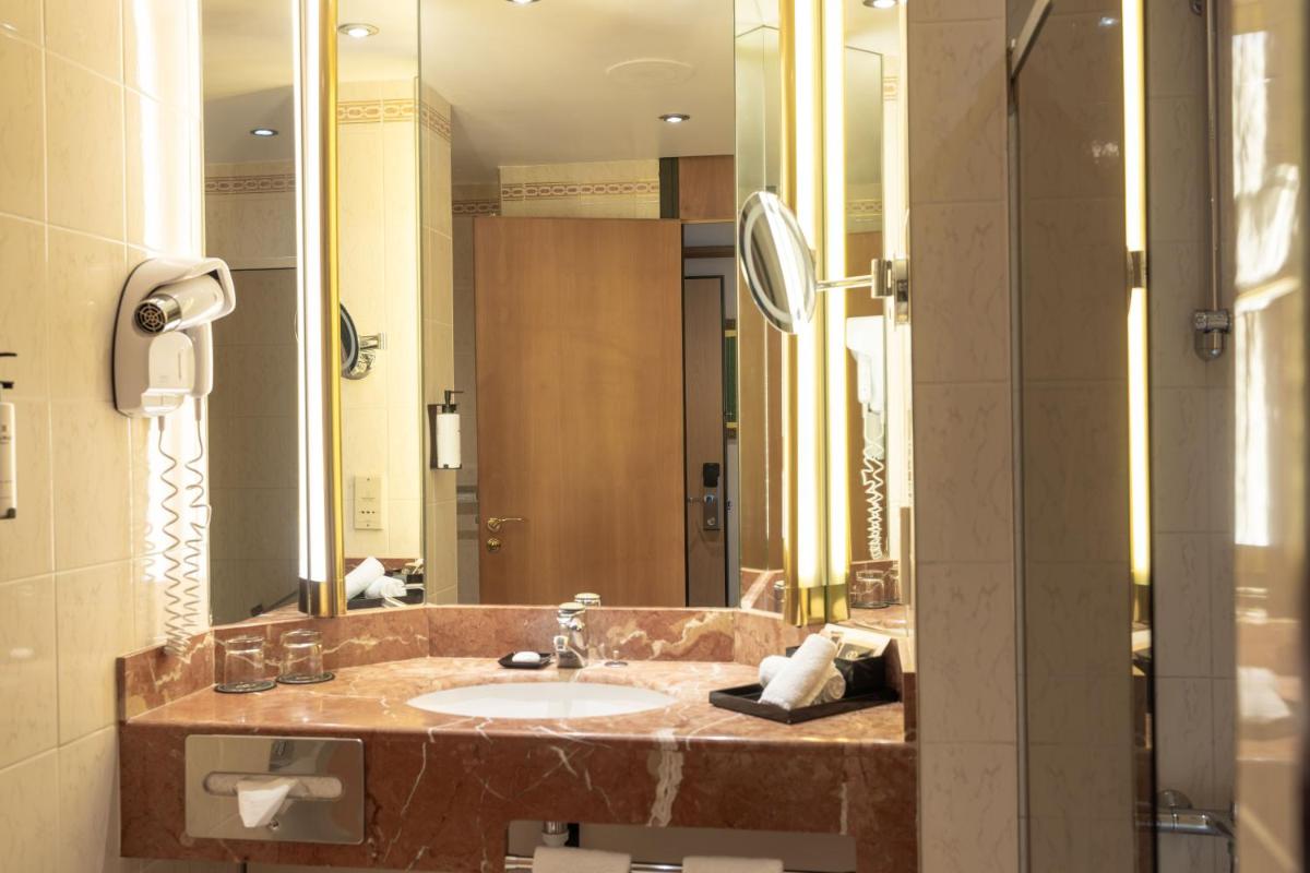 Salle de bains dans l'établissement Sofitel Lyon Bellecour