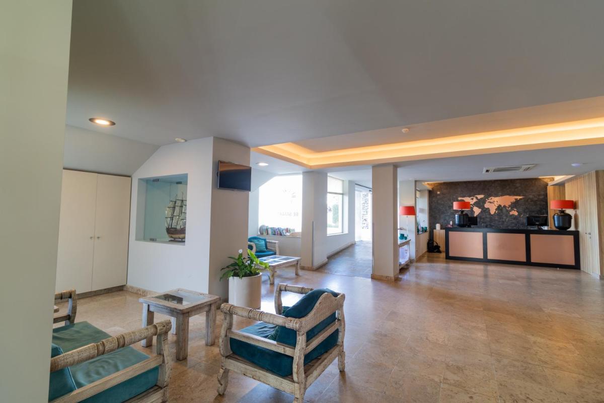 Ukino Terrace Algarve Concept - Housity