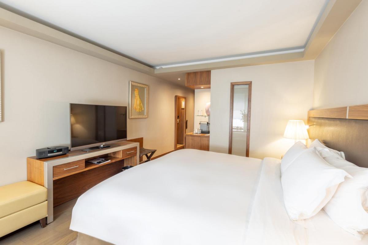 Télévision ou salle de divertissement dans l'établissement Sofitel Lyon Bellecour