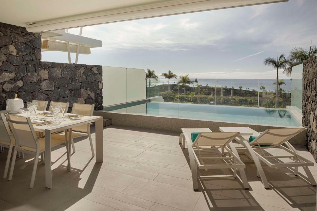 Piscina en o cerca de Royal Hideaway Corales Suites