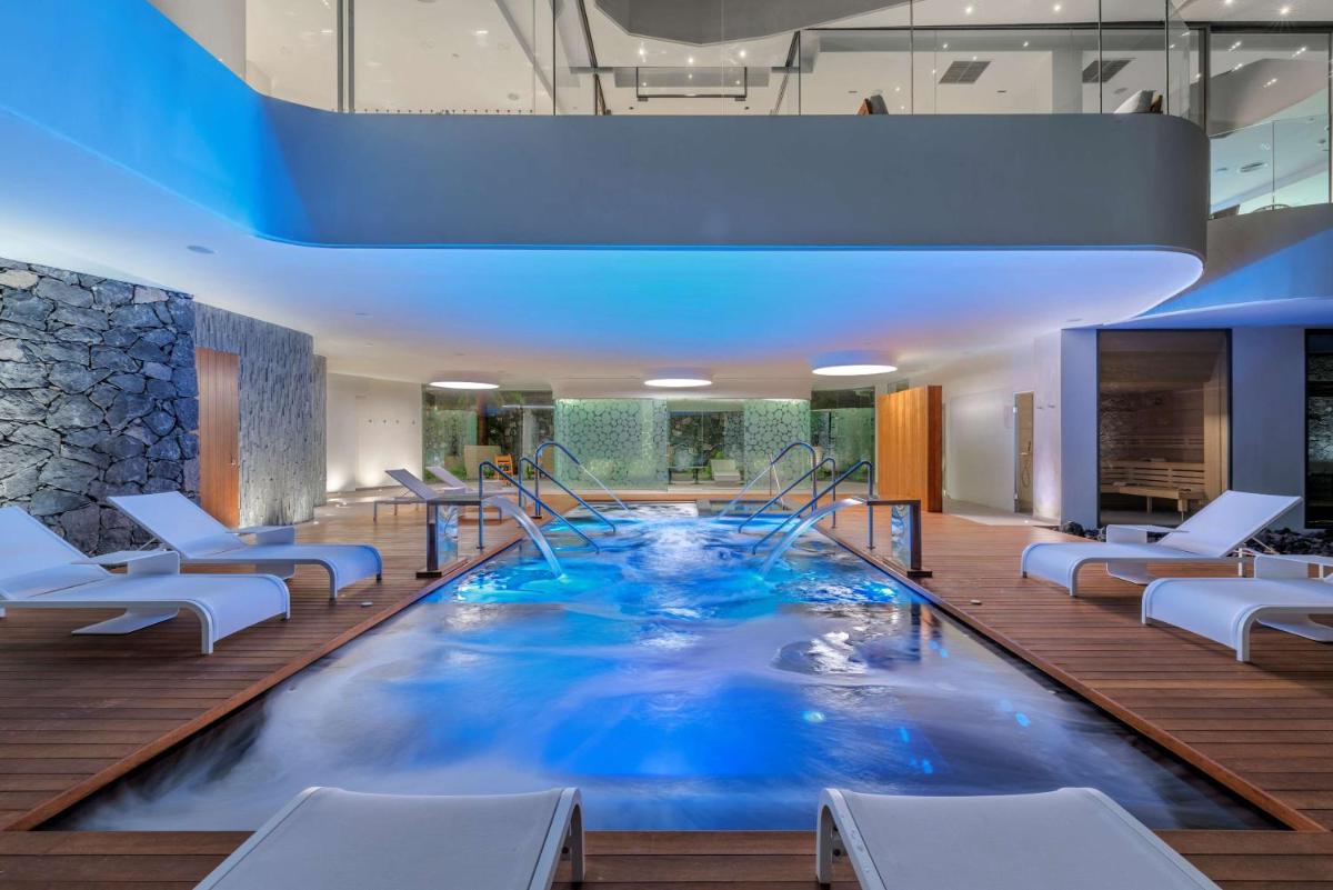 Piscina en o cerca de Royal Hideaway Corales Suites