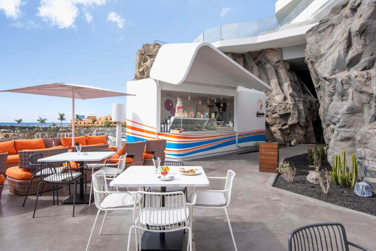 Un balcón o terraza de Royal Hideaway Corales Suites