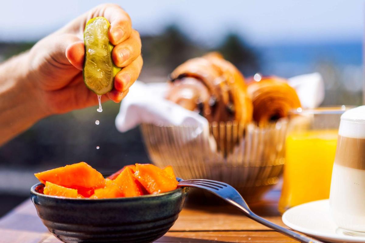 Comida en o cerca de este hotel